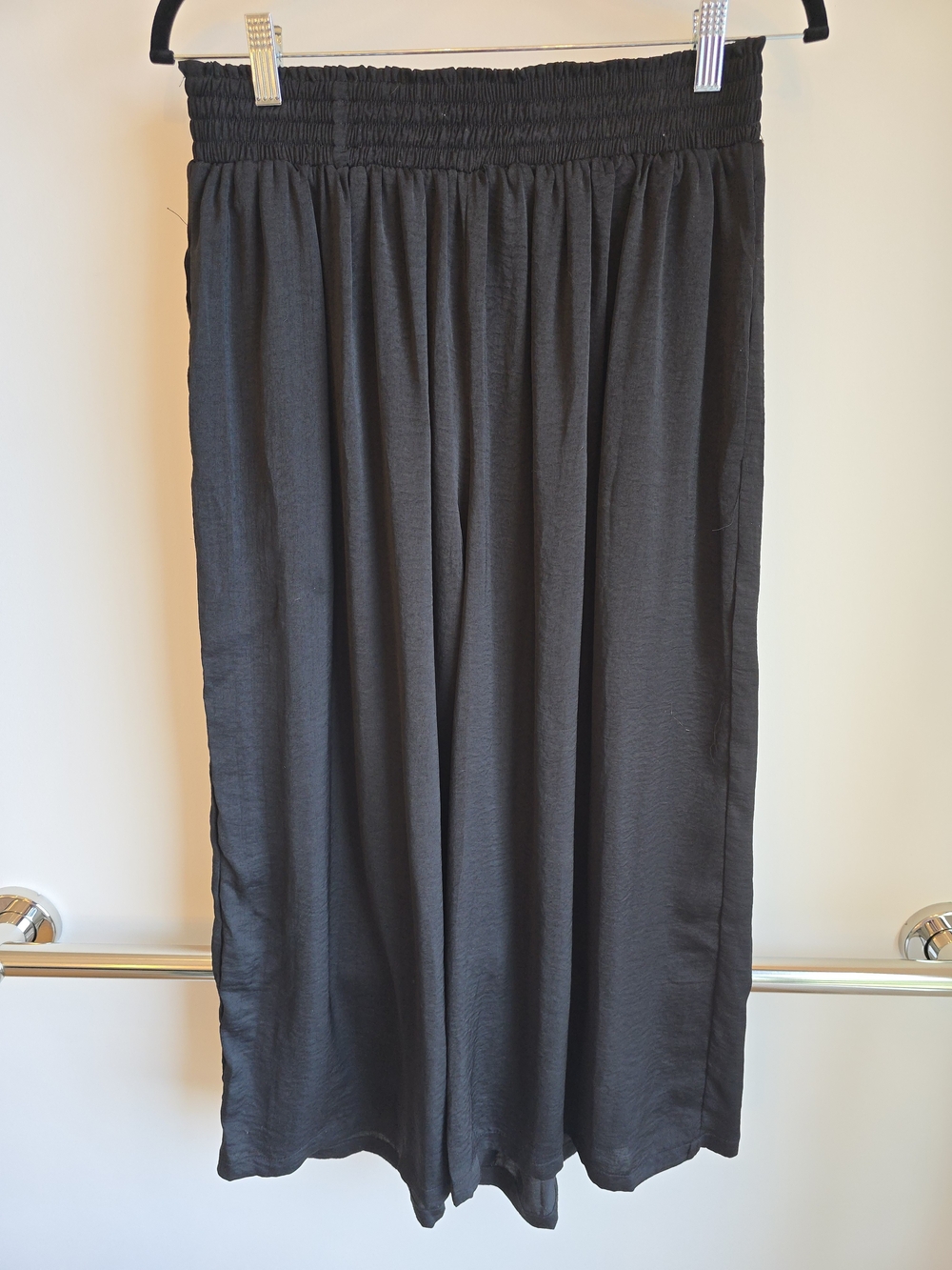 Super Comfy Women's Black Elastic-Waist Cropped Wide-Leg Pants